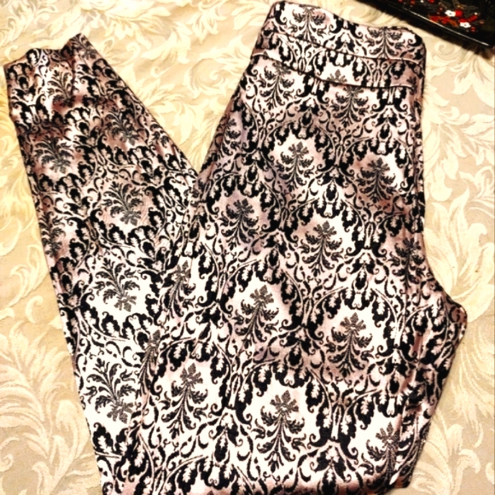 🖤🩷🖤 Stunning Pink & Black Satin Damask Print Dress Pants - M